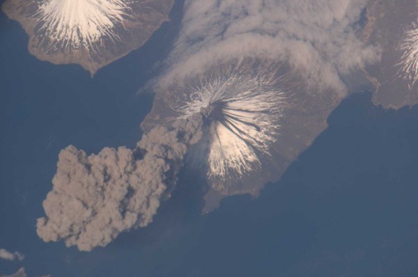 The May 2006 eruption of the Cleveland Volcano in the Aleutian Islands, Alaska, photographed by an Expedition 13 crewmember on the International Space Station. Credit: NASA.