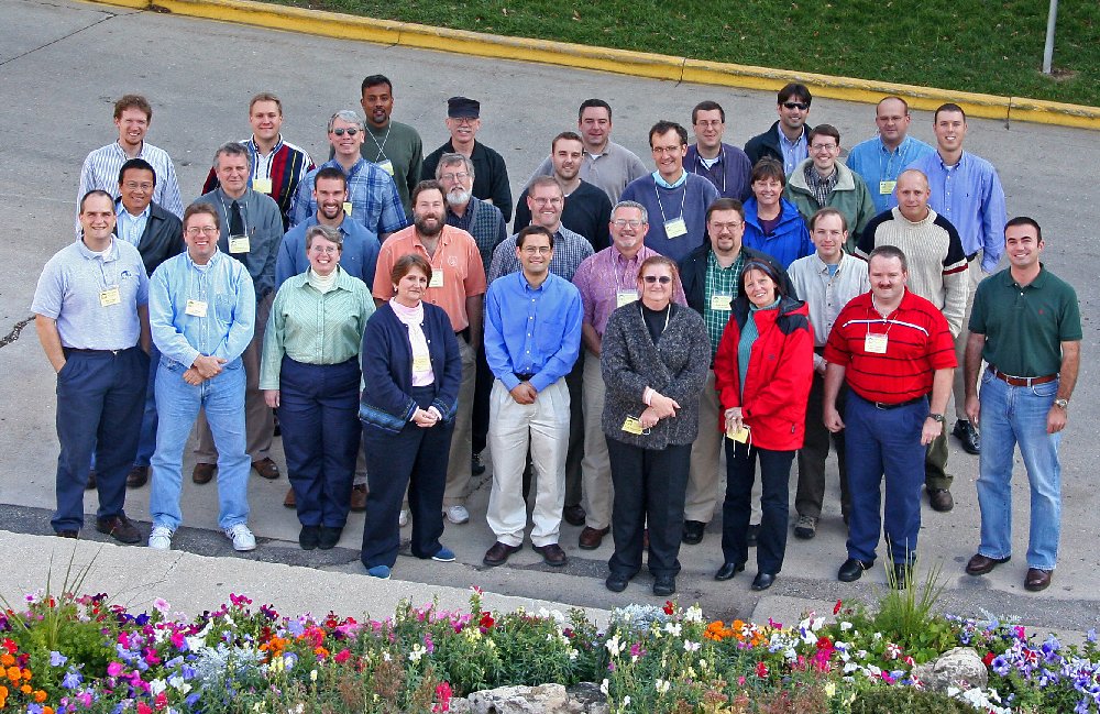 2005 MUG Meeting Group Photo; click to view full size